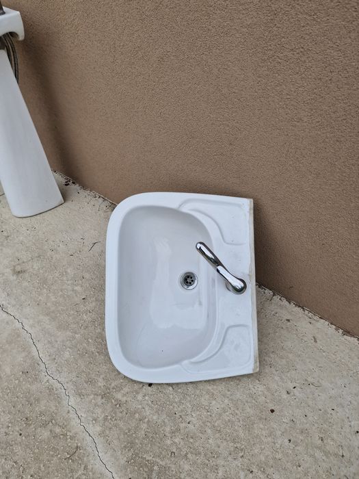 Vând lavoar baie și baterie inox