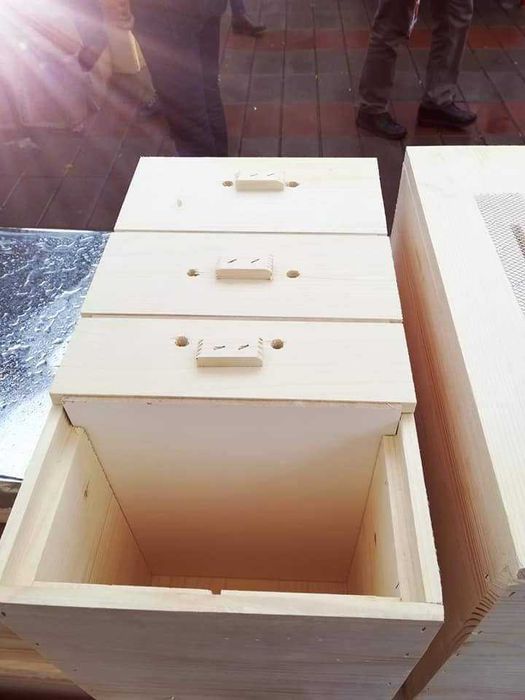 Stupi și subansamble apicole de vânzare - stupi orizontali, verticali