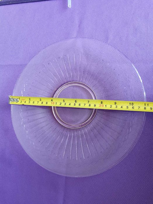 Порцеланови плата, стъклени фруктиери и сервиз за торта