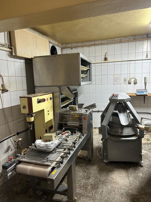 Vând linie completă utilaje brutărie