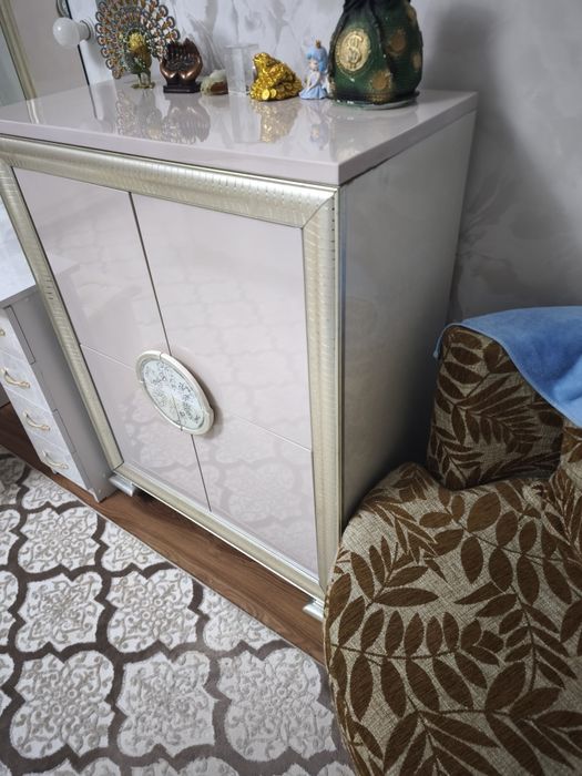 Продам спальный гарнитур бу