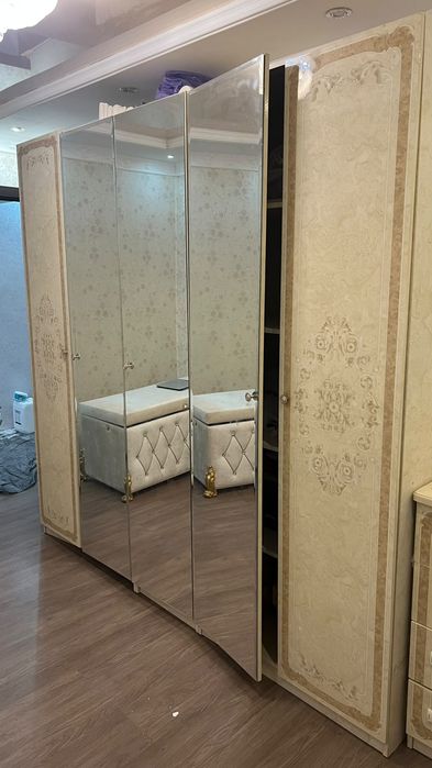 Продаются шкаф, камот