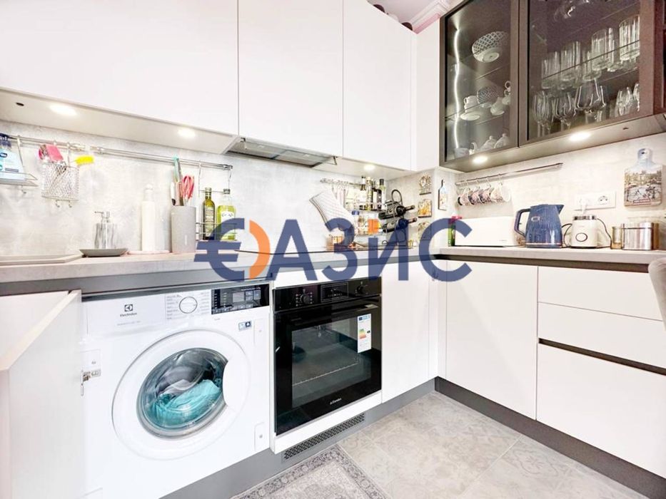 Продава се Тристаен апартамент в Несебър - 120 кв.м за 2792 €/кв.м - Снимка #1