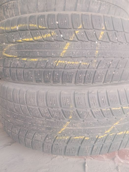 Продам пару зимних баллонов r18