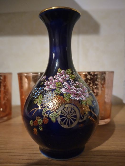 Порцеланова ваза от Иран