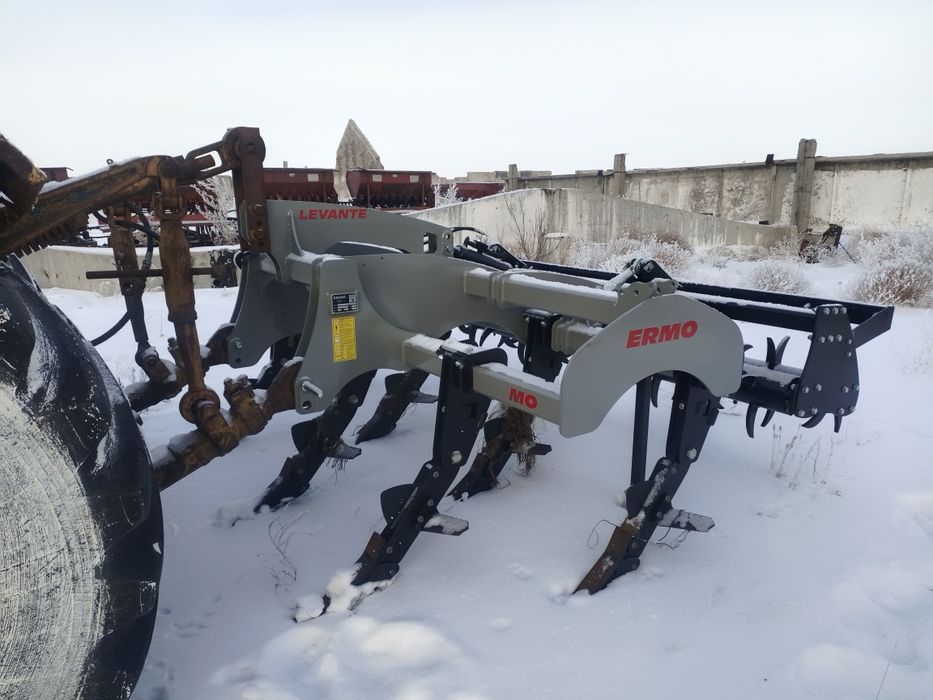 Продам К700 с плугами