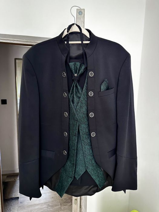 Tinuta ceremonie (mire/nas) formata din 5 piese