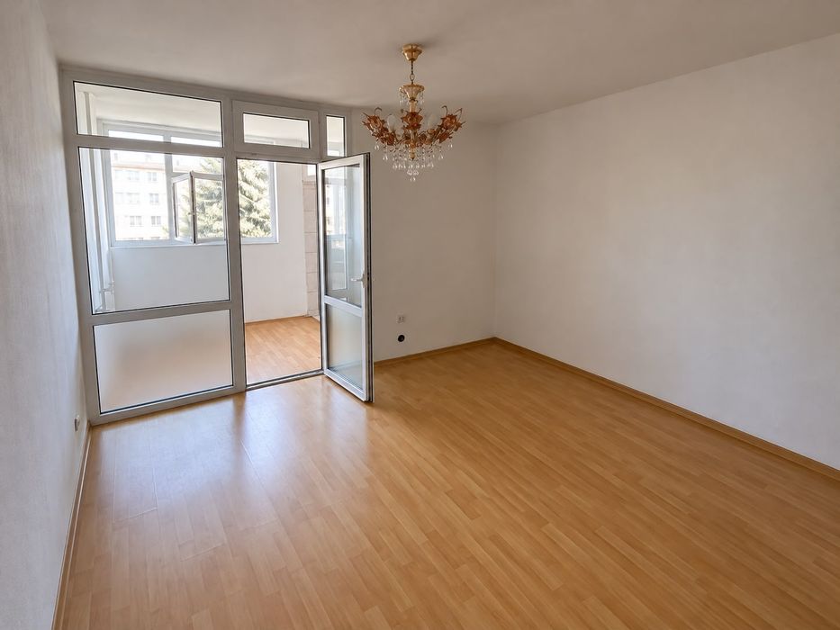Vand garsoniera apartament 33 mp