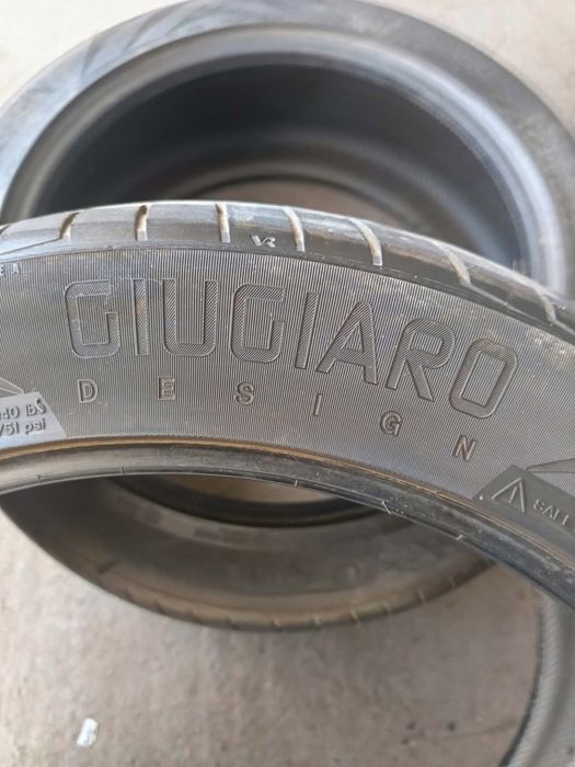 255/45/20 2броя Vredestein Giugiaro.Гумите са в много добро  състояние