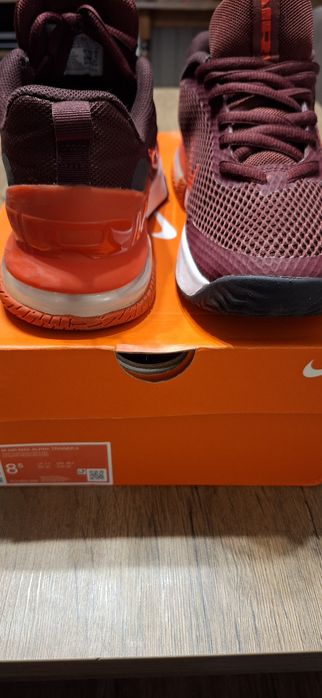 Nike Air Max Alpha Trainer 6 номер 41/5
Оригинални Мъжки маратонки!

Без забележки!

Номер 41/5

Цена:45 €