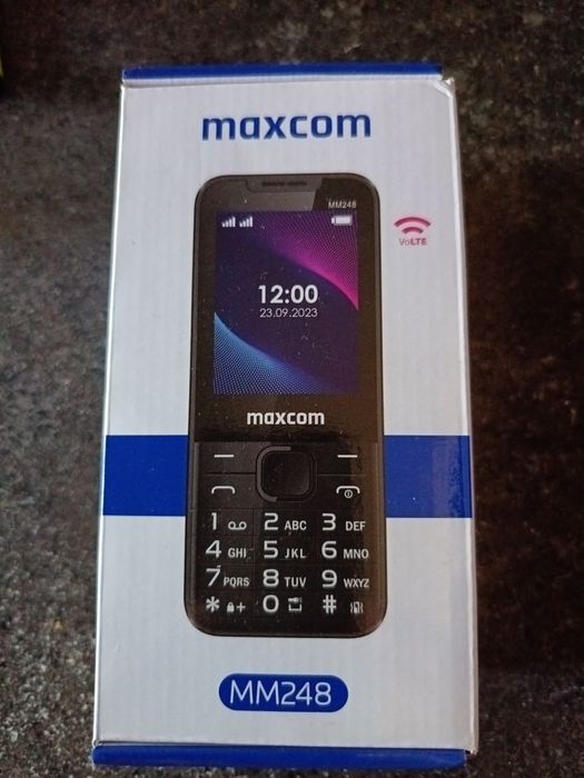 Vând MAXCOM  nou in garantie