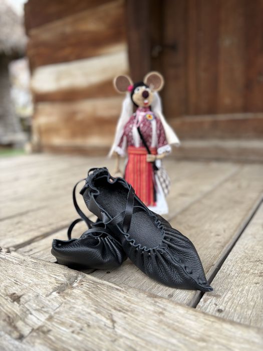 Opinci din piele naturala