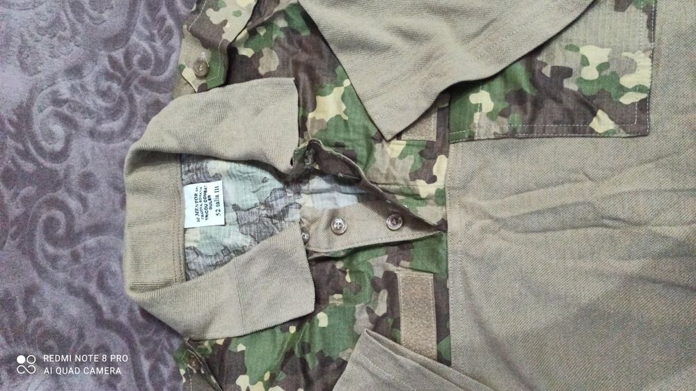 Tricouri combat și normale