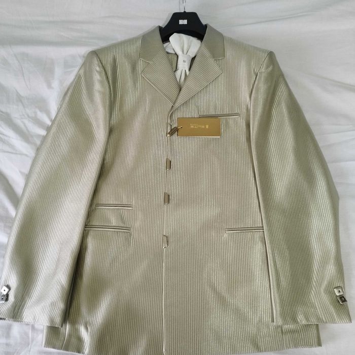 Vând costum ginere mărimea 52