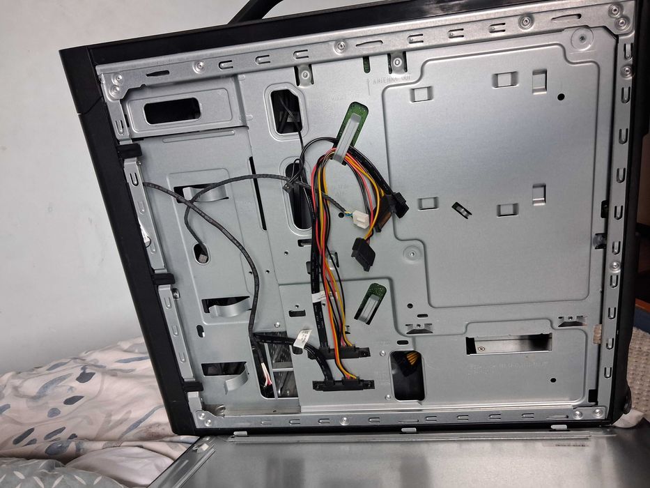 Kit carcasa + placa de baza + sursa