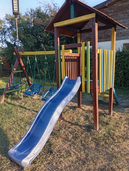 Topogan cu leagăne