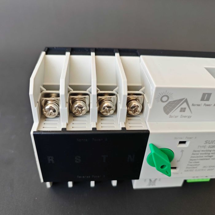 Suntree Автоматични Ум шалтери 100А ATS соларни мрежа/инвертор