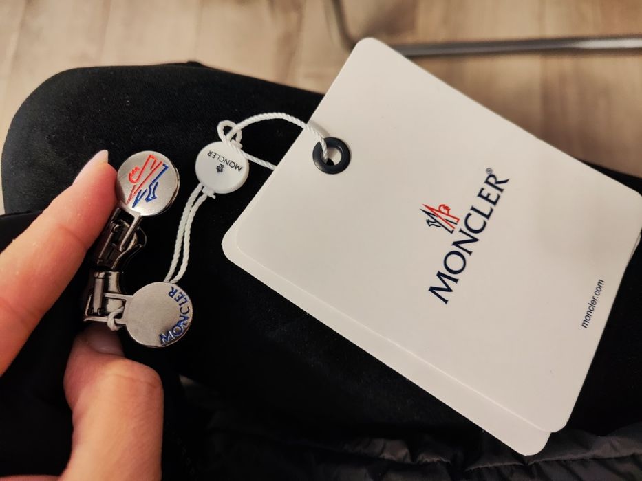 Дамско яке Moncler оригинал – размер S (1), дълъг модел,