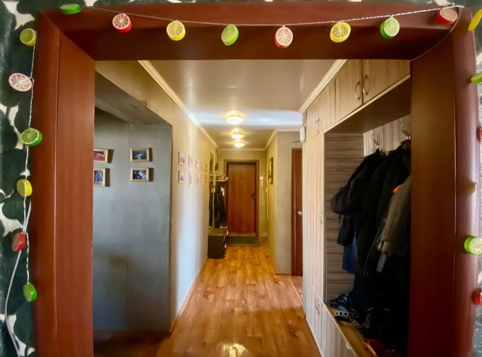 Продам 3 комн Бензострой