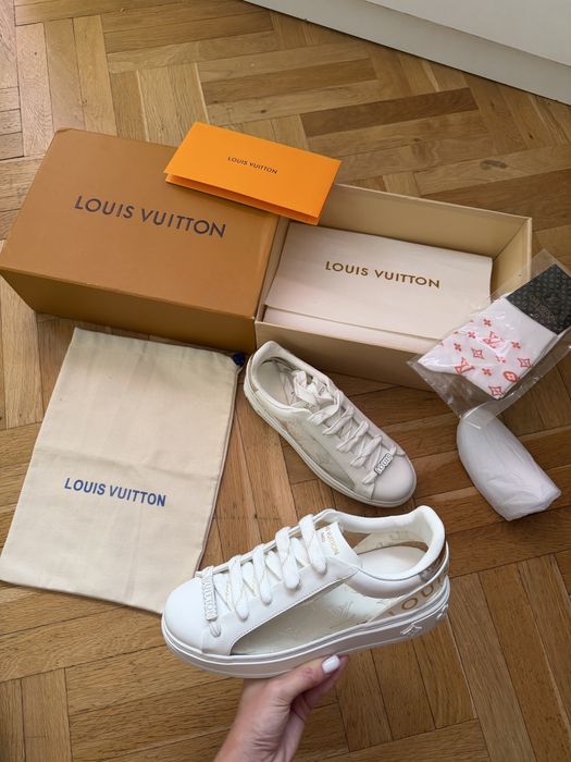 Louis Vuitton бели кецове обувки