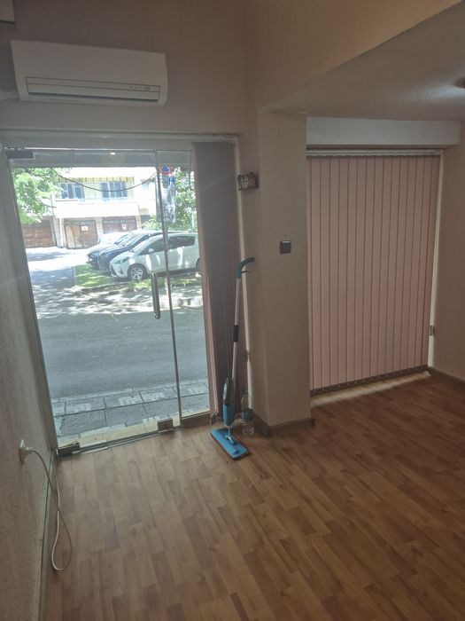 Дава се под наем Магазин в Варна, Спортна зала - 12 кв.м за 163.2 € - Снимка #1