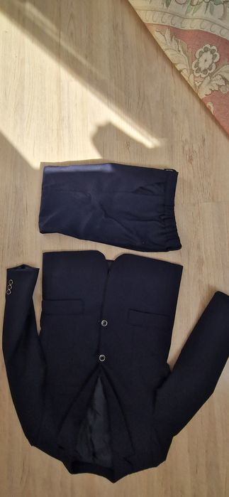 Продам 4-5класс костьюм шалбар и рубашка,