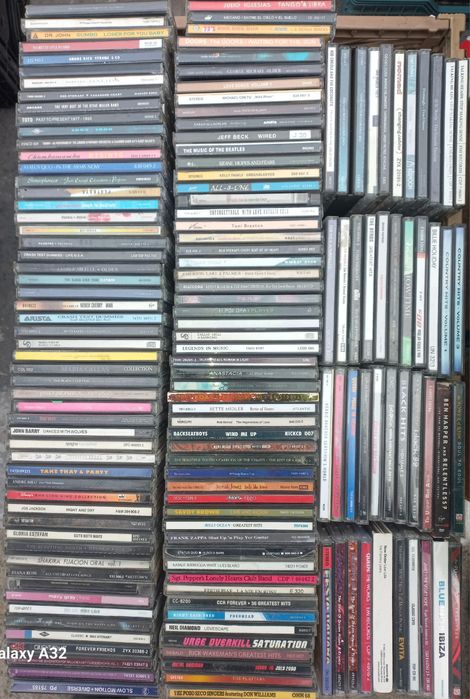 Cd pop rock metal ac/dc,Rhcp,Queen,Bon Jovi,Slayer,Van Halen,Ozzy