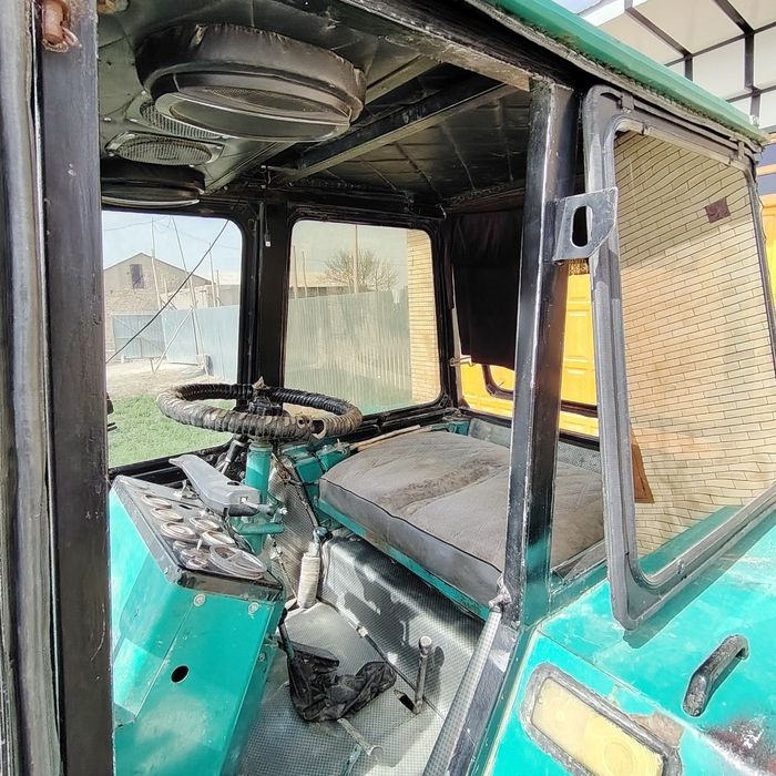 Traktor t40 radnoy sotiladi