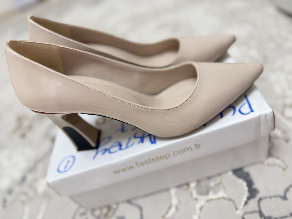 Fast step фирмасының туфлилері