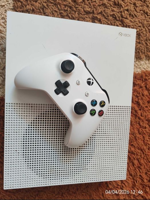 Vand consola xbox one s