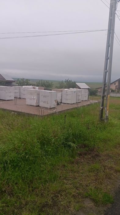 Vând teren  intravilan