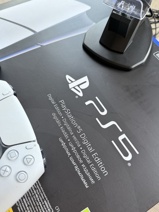 PS5 Digital Edition 825 gb