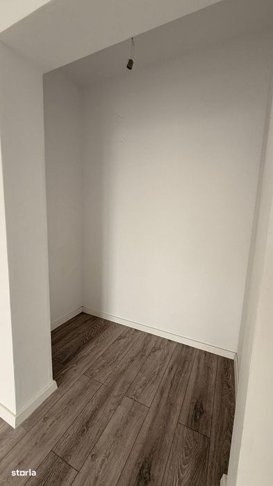 Vilă superbă - finisaje de lux, teren generos, lângă stația de autobuz