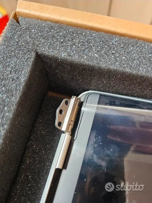 Carcasa aluminiu + Display MacBook Air pentru piese de schimb