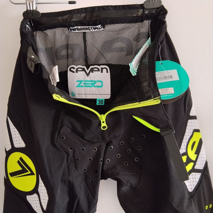 Pantaloni  Seven