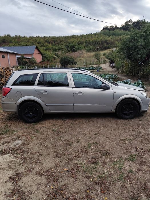 Dezmembrez Opel Astra h 16 benzină