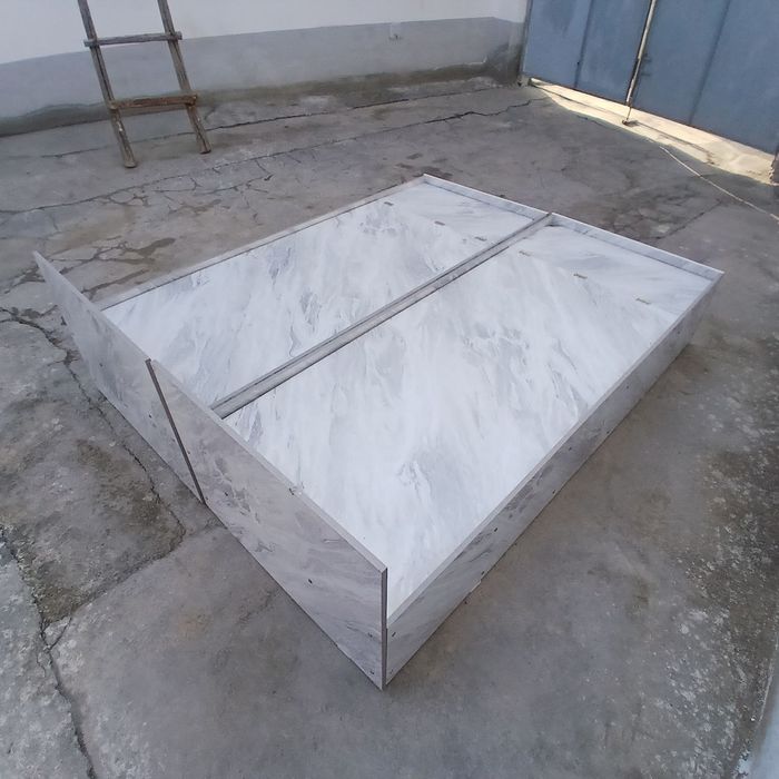 диван крават сотилади  куп ишлатилмаган хали янги