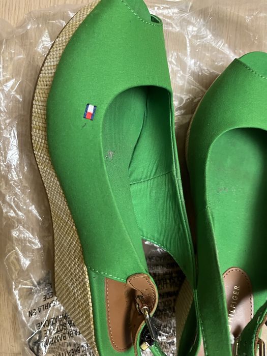Дамски сандал, Цвят зелен.Удобни и практични.