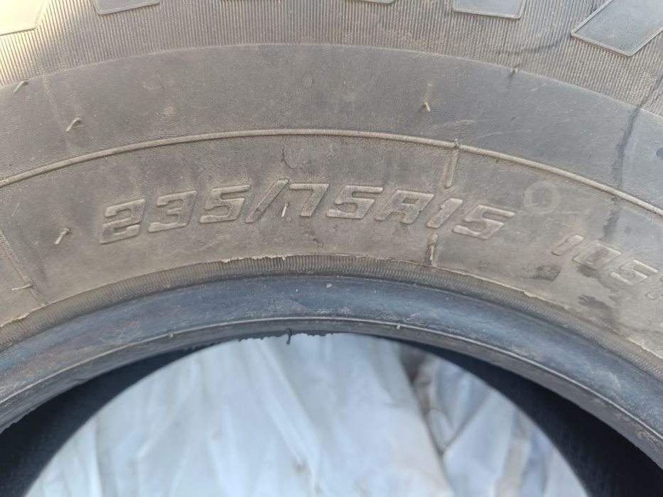 Продам резину 235/75/15