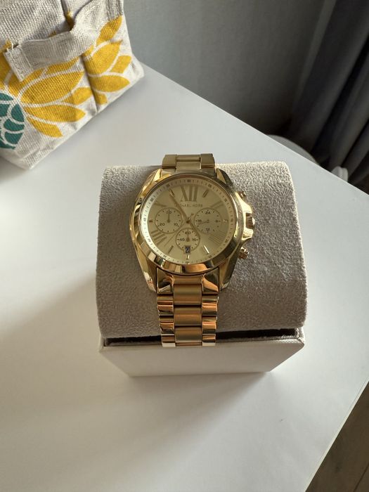 Часы MK Bradshaw