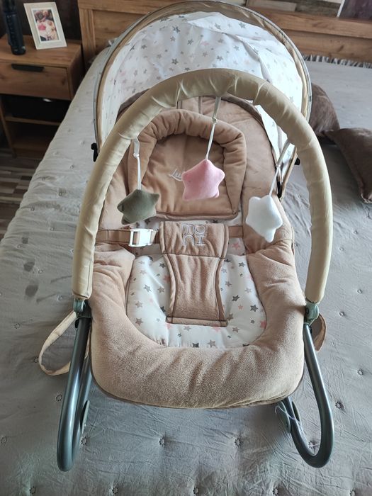 Бебешки шезлонг.
