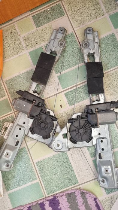 Macarale electrice spate Megane 2