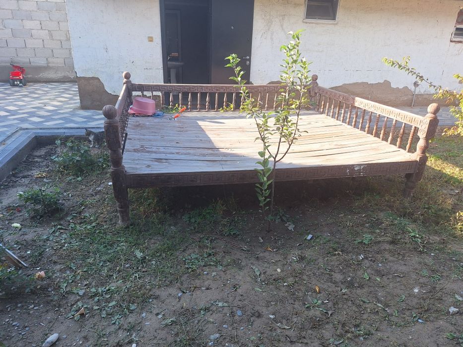 Тапчан деревянный