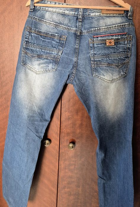 Продавам оригинални дънки DSQUARED2