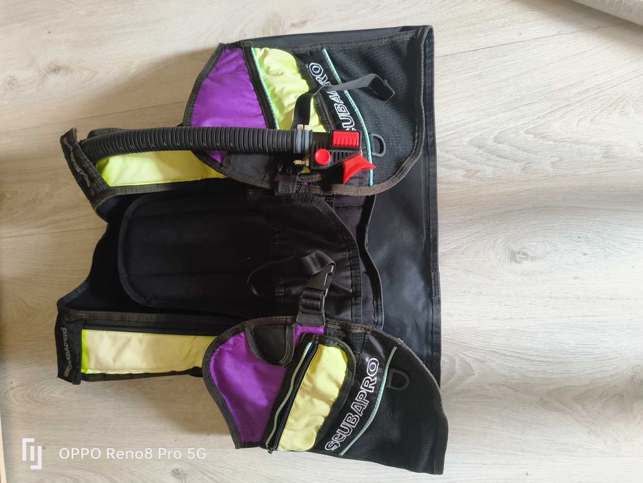 Продавам водолазна жилетка хл