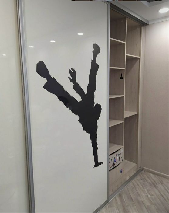 Встроенный шкаф из материала MDF производитель EGGER