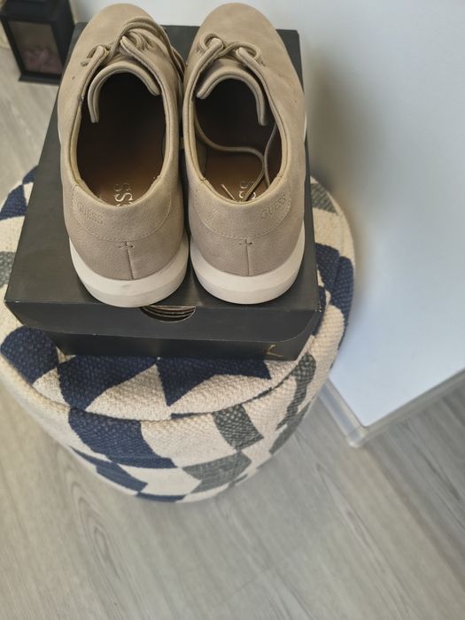 Pantofi Guess purtați o singura data mărimea 41 fara cutie originala