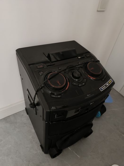 Музыкальный центр LG