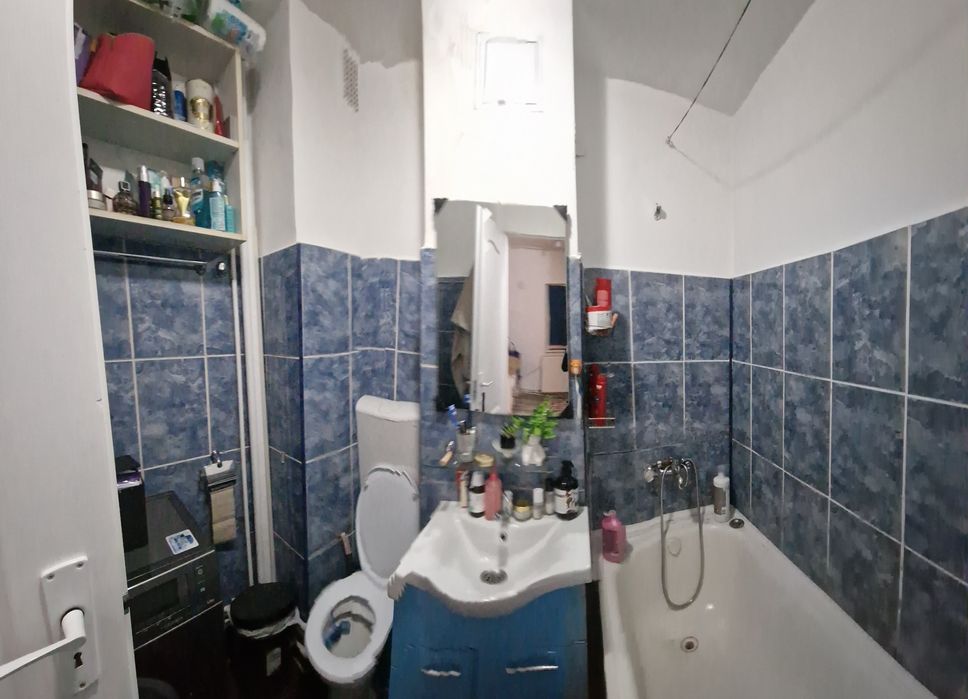 Garsoniera de vânzare