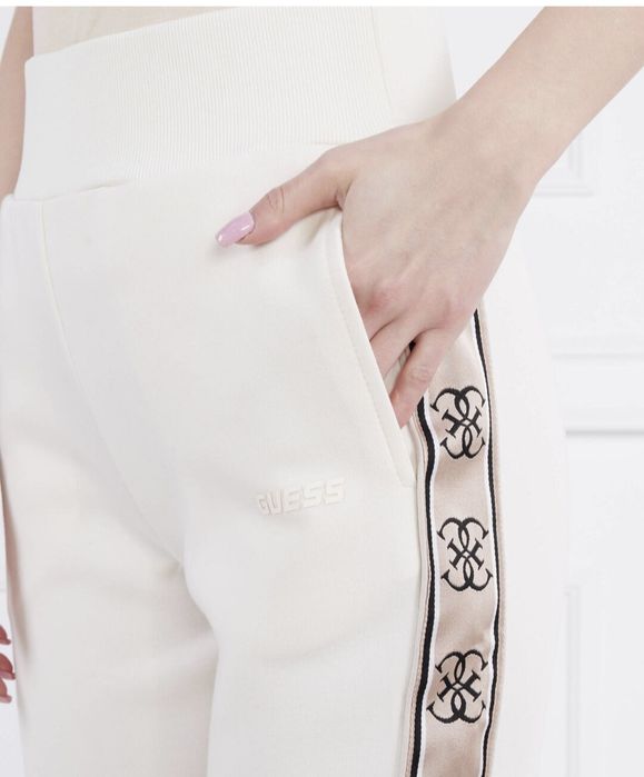 Оригинален дамски екип Guess